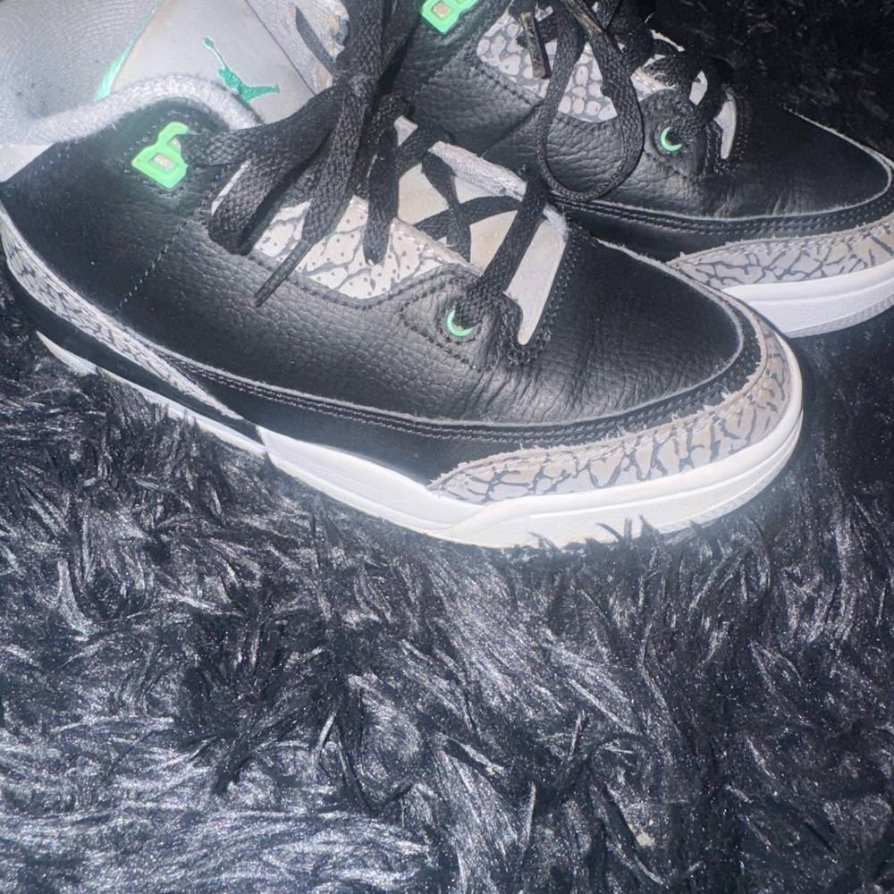 Jordan Retro 3 “Green Glow”